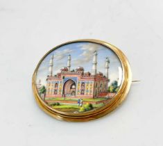 A hand-painted miniature brooch, tested as 9ct gold, weight 17.8g