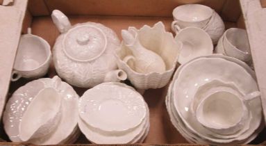 A Coalport ‘Countryware’ part tea service together with a Wedgwood Napoleon Ivy part dinner