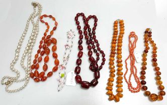 A collection of beads, including a bakelite bead necklace, weight 141.7g Bakelite bead weight 141.