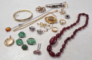 A collection of jewellery, hallmarked, stamped or tested as 15ct gold, including a bangle, a locket,