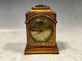 An Edwardian mantel clock, with red and gilt japanned case, French movement, 20cm high
