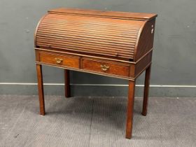 A George III roll top bureau with two short drawers 101cm x 99cm x 51cm