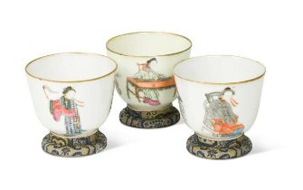 A set of three Wu Shuang Pu famille rose bowls, late Qing Dynasty,