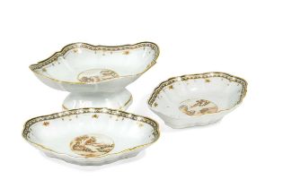A Chinese export porcelain rouge de fer five piece part dessert service, Qing Dynasty, circa 1790,