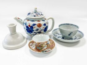 A Chinese export Imari porcelain teapot and cover, Qing Dynasty, Qianlong Emperor, circa 1740,