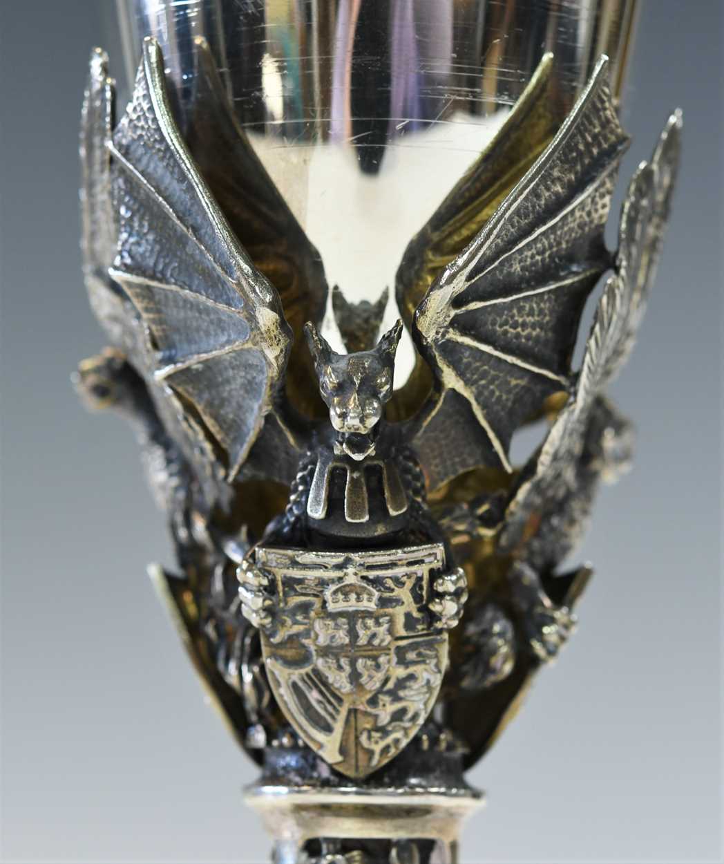 An Elizabeth II silver commemorative goblet, - Bild 8 aus 9