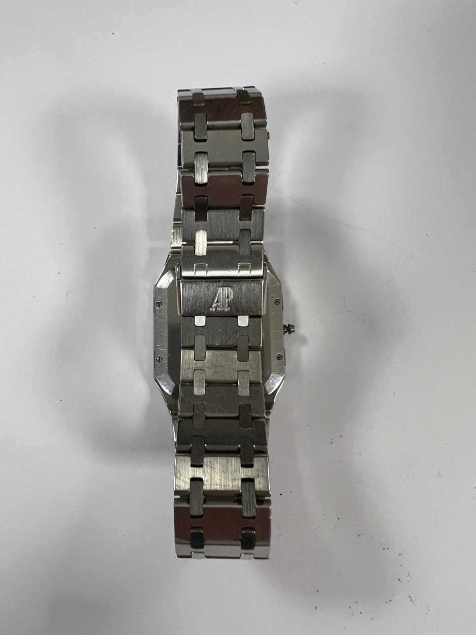 Audemars Piguet - A steel 'Royal Oak' wristwatch, - Image 15 of 16