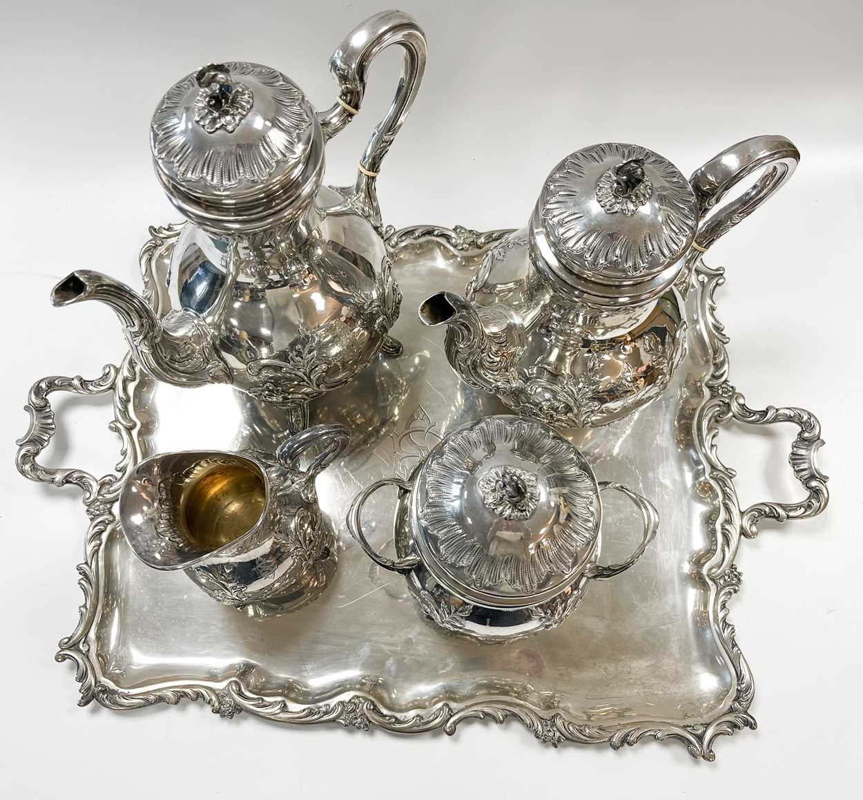 An early 20th century Belgian metalwares silver 4-piece tea set with accompanying tray, - Bild 3 aus 6