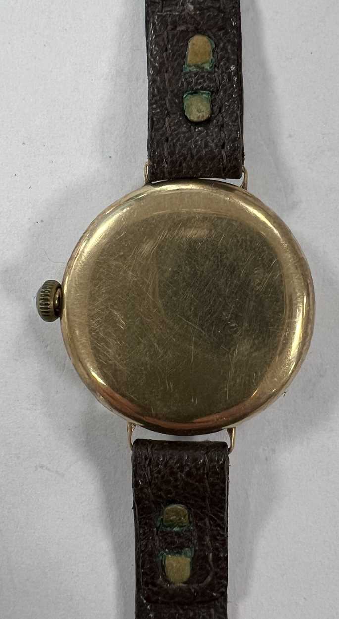 J.W. Benson, London - A 9ct gold 'Trench' style wristwatch, - Bild 2 aus 5