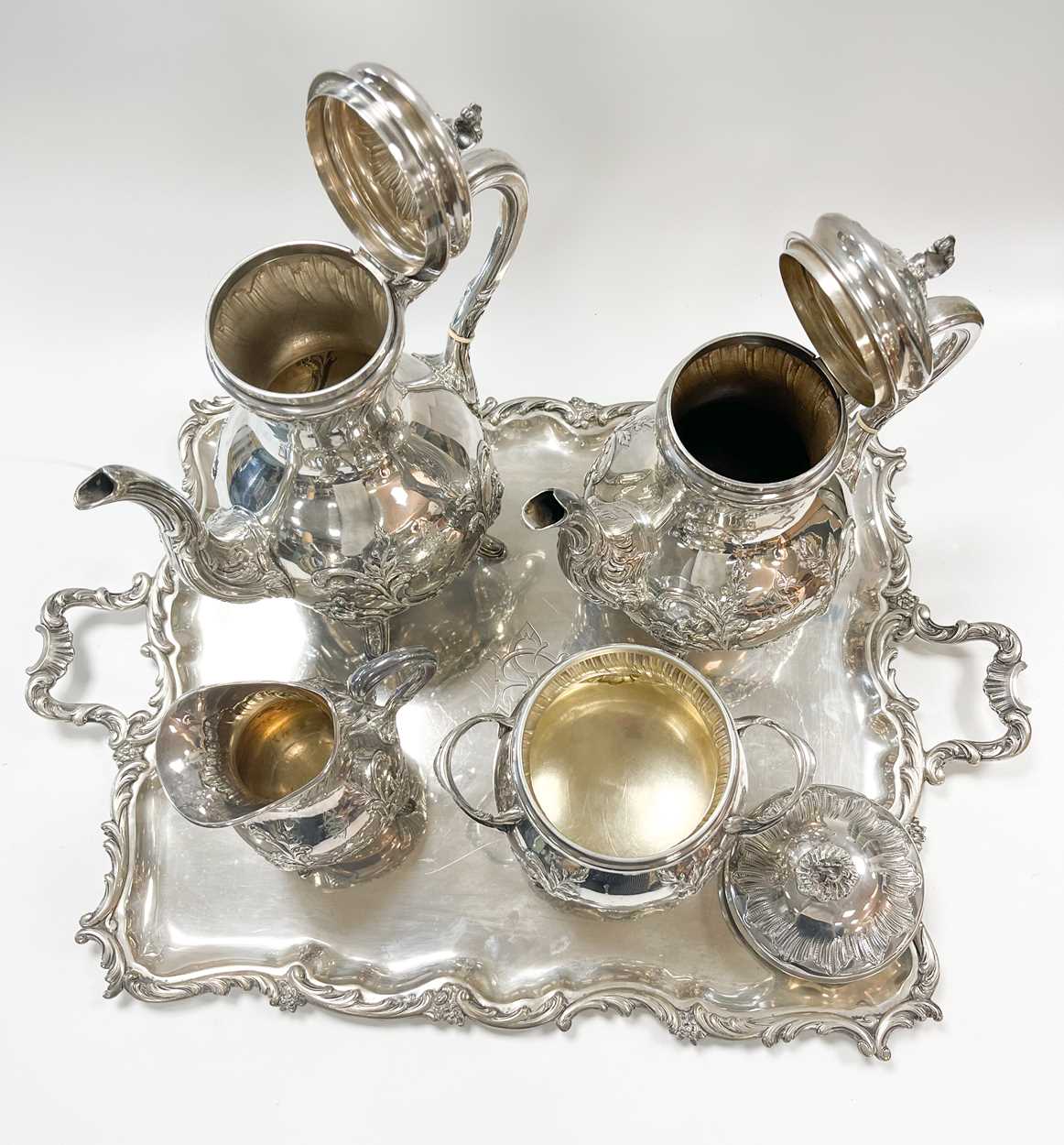 An early 20th century Belgian metalwares silver 4-piece tea set with accompanying tray, - Bild 2 aus 6