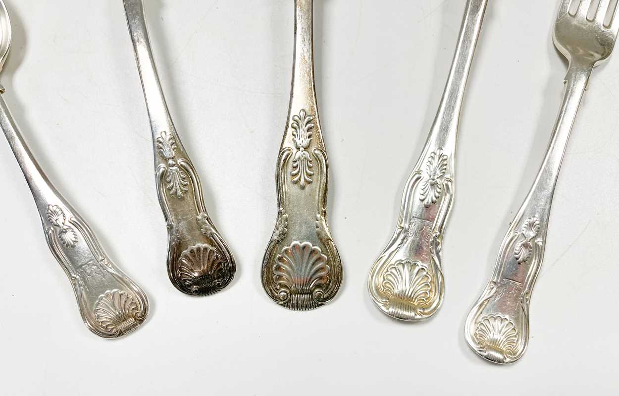 Edinburgh - A 36-piece set of Edward VII silver flatware with 35 additions, - Image 3 of 6