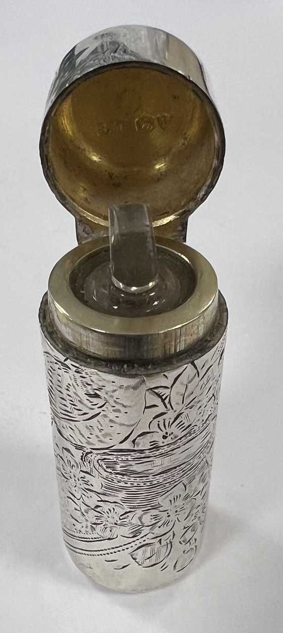 A Victorian silver scent bottle, mark of Sampson Mordan, - Image 4 of 6