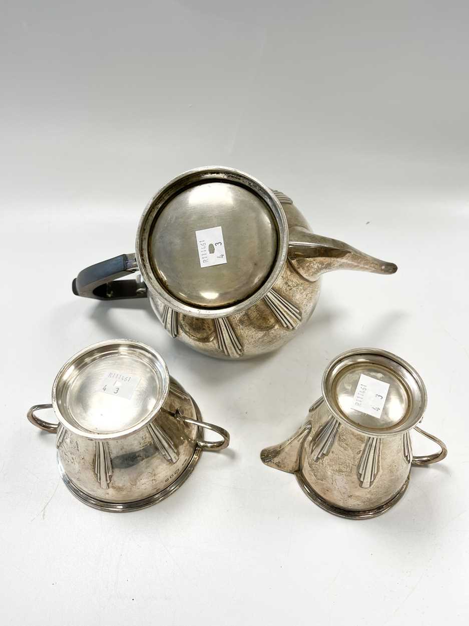 A George VI silver 3-piece tea set, - Image 4 of 6