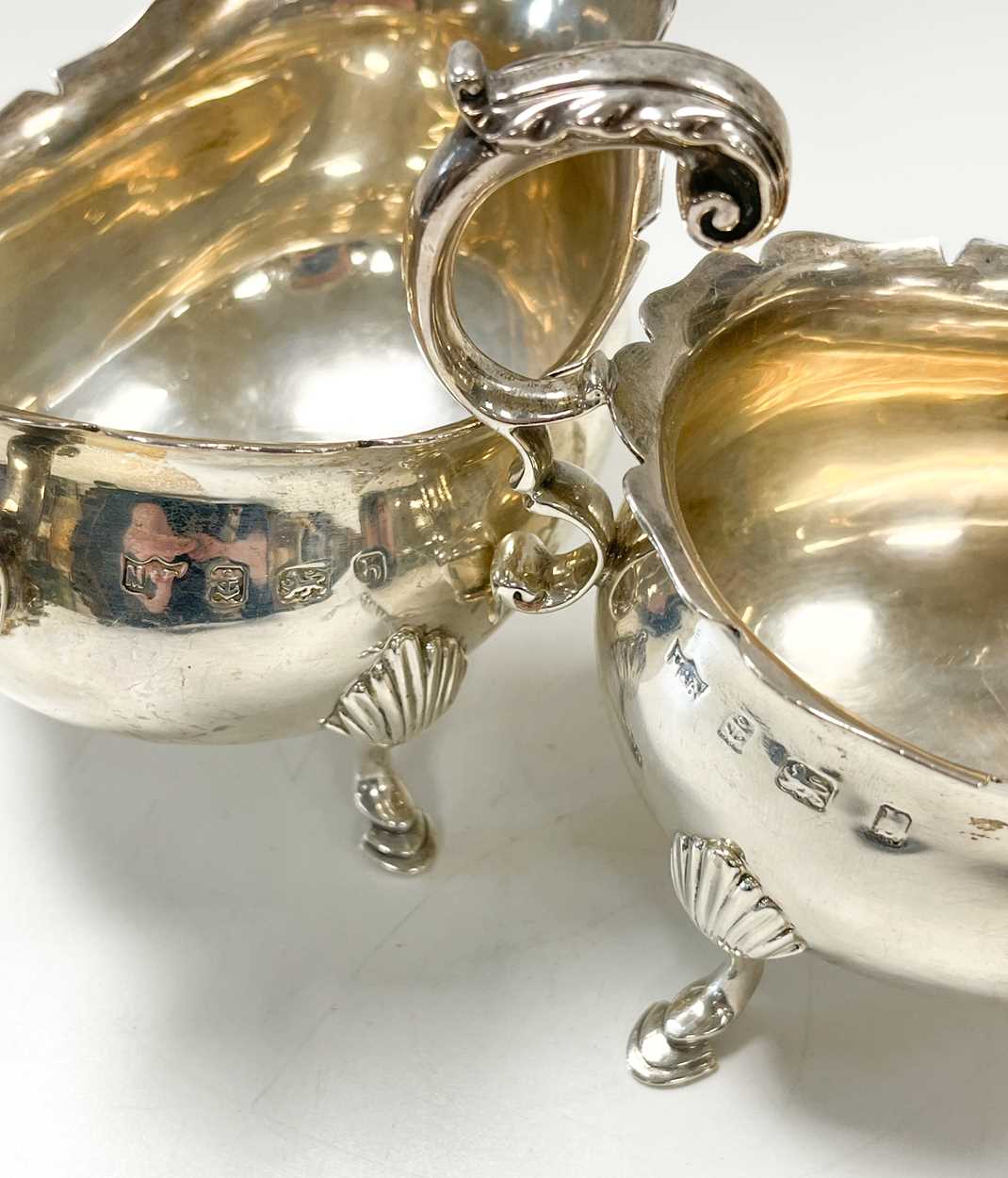 2 Edward VII silver sauce boats, - Image 2 of 5