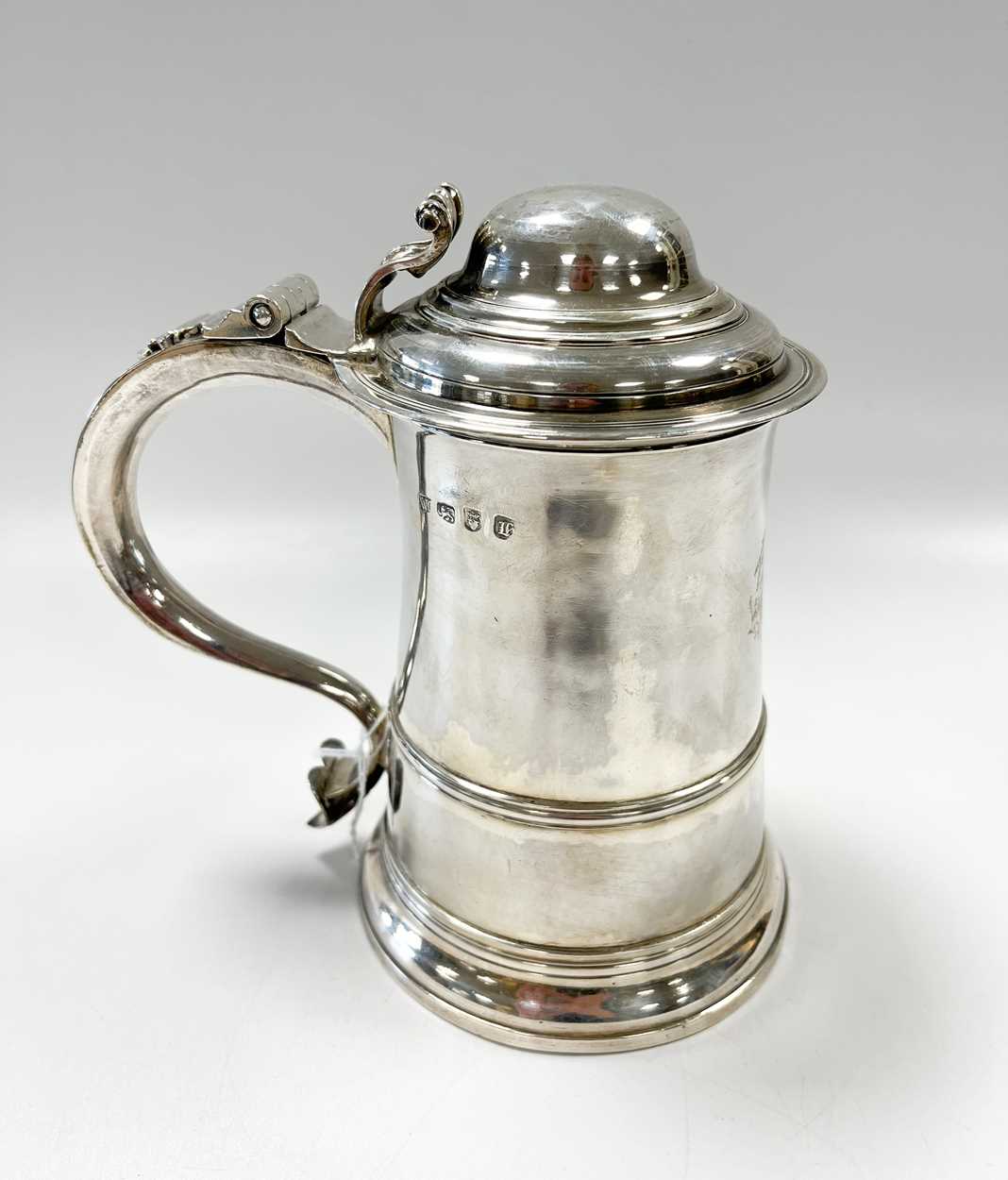 A George III 18th century silver lidded tankard, - Image 3 of 6