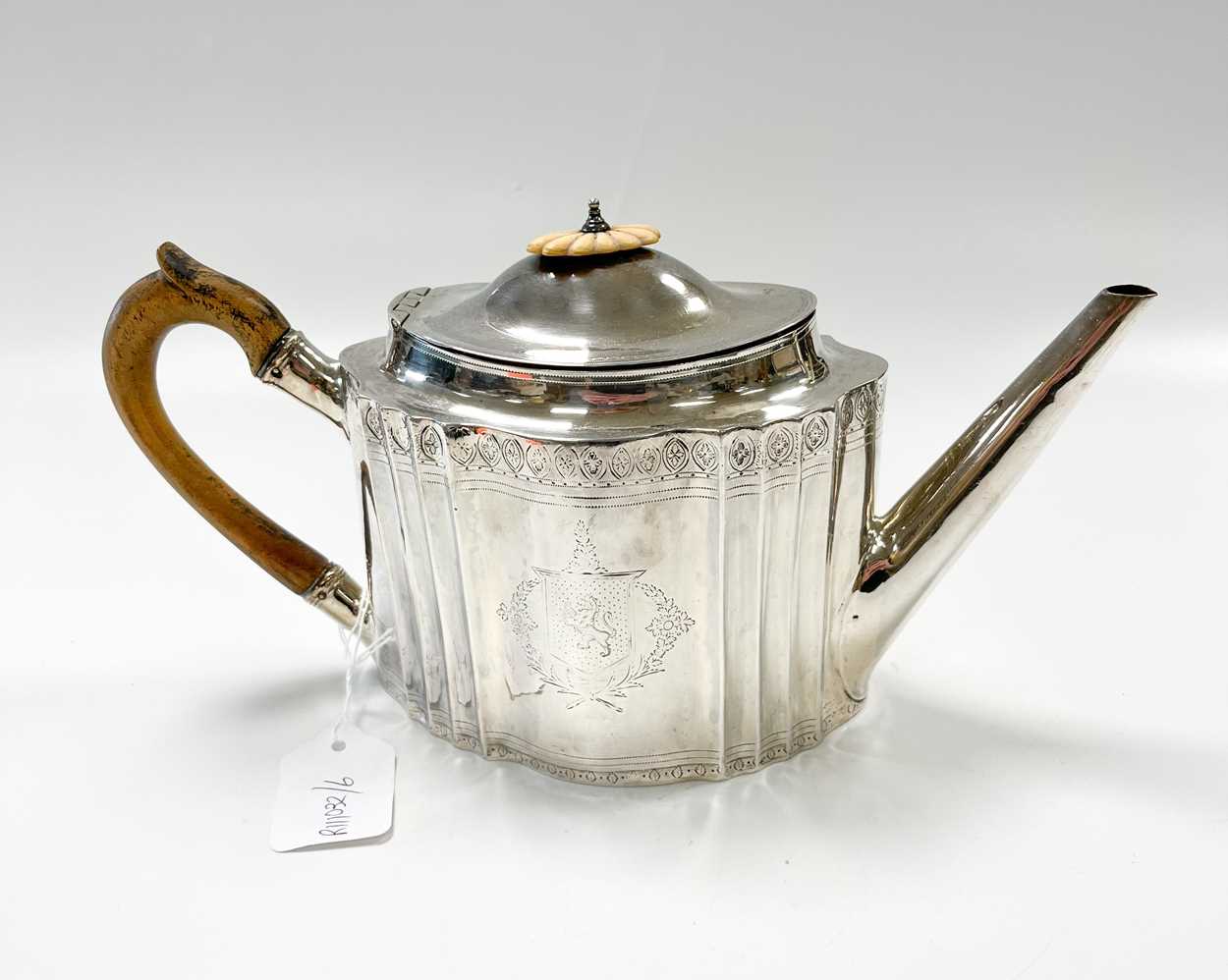 A George III 18th century silver teapot, - Image 2 of 7