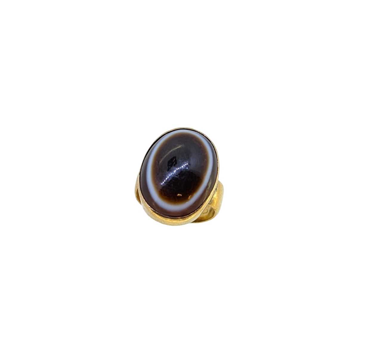 A banded agate ring,