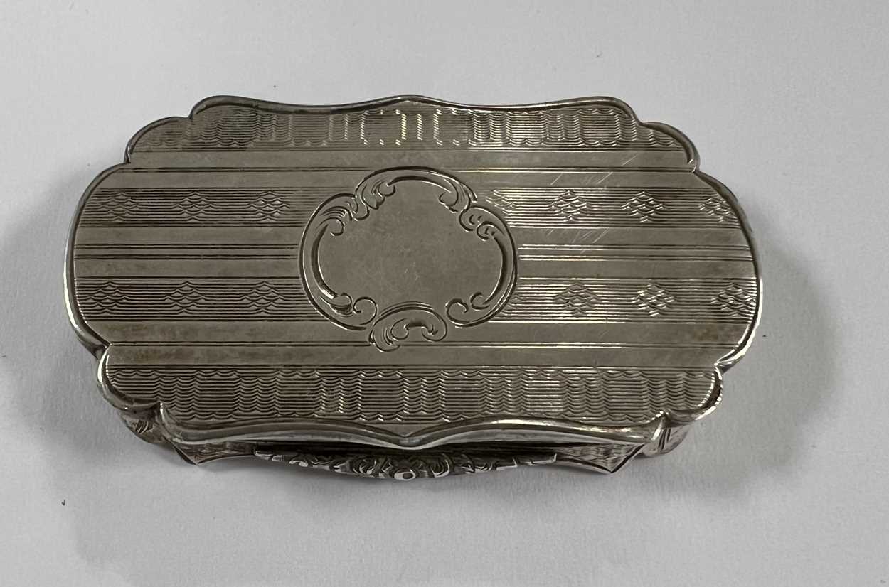 A Victorian silver vinaigrette commemorating the Great Exhibition, mark of Nathaniel Mills, - Image 2 of 6