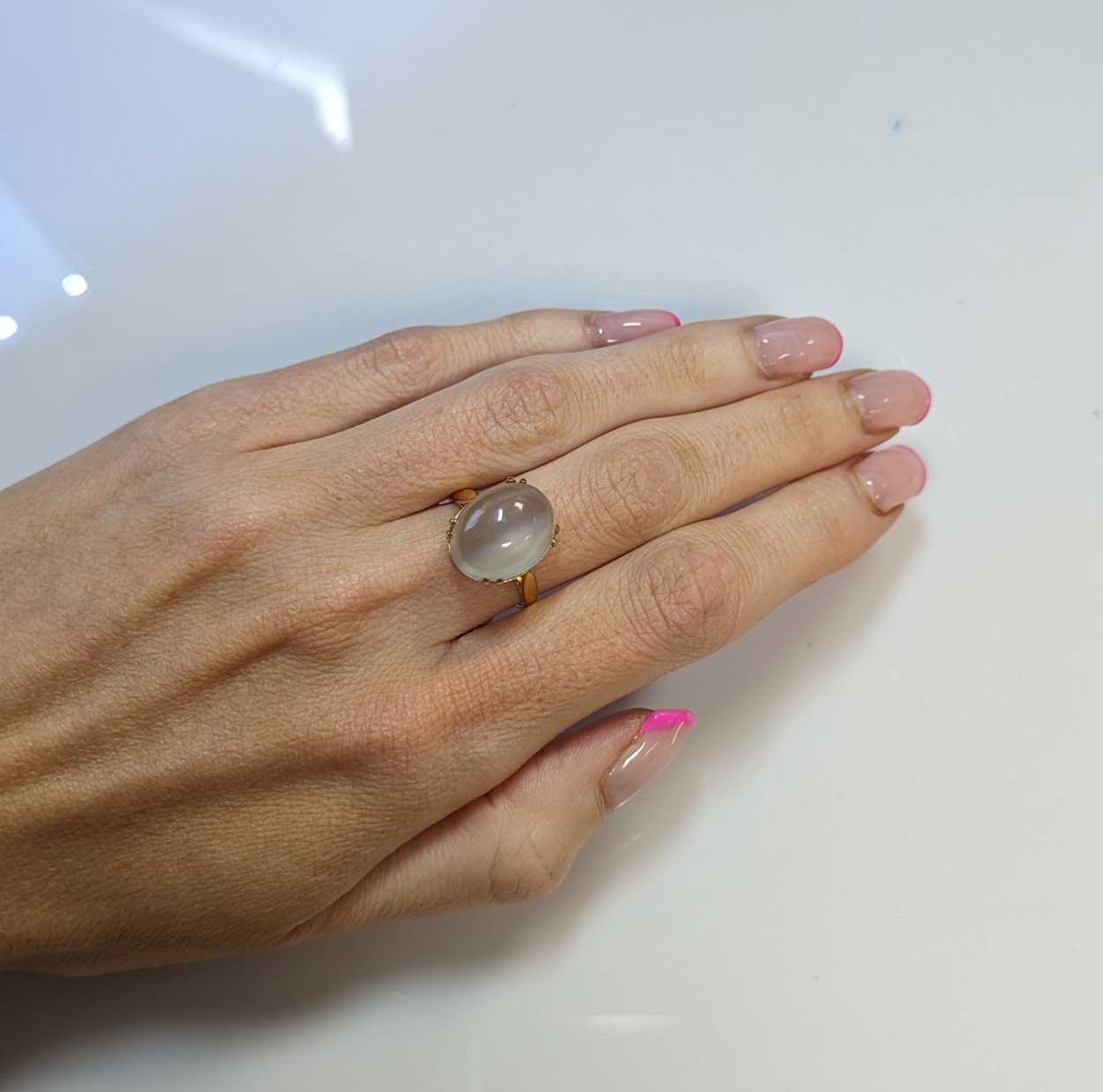 A single stone moonstone ring, - Image 3 of 3