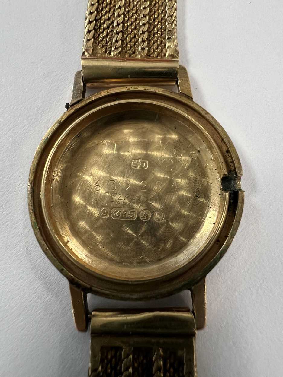Rotary - A 9ct gold wristwatch, - Bild 6 aus 7