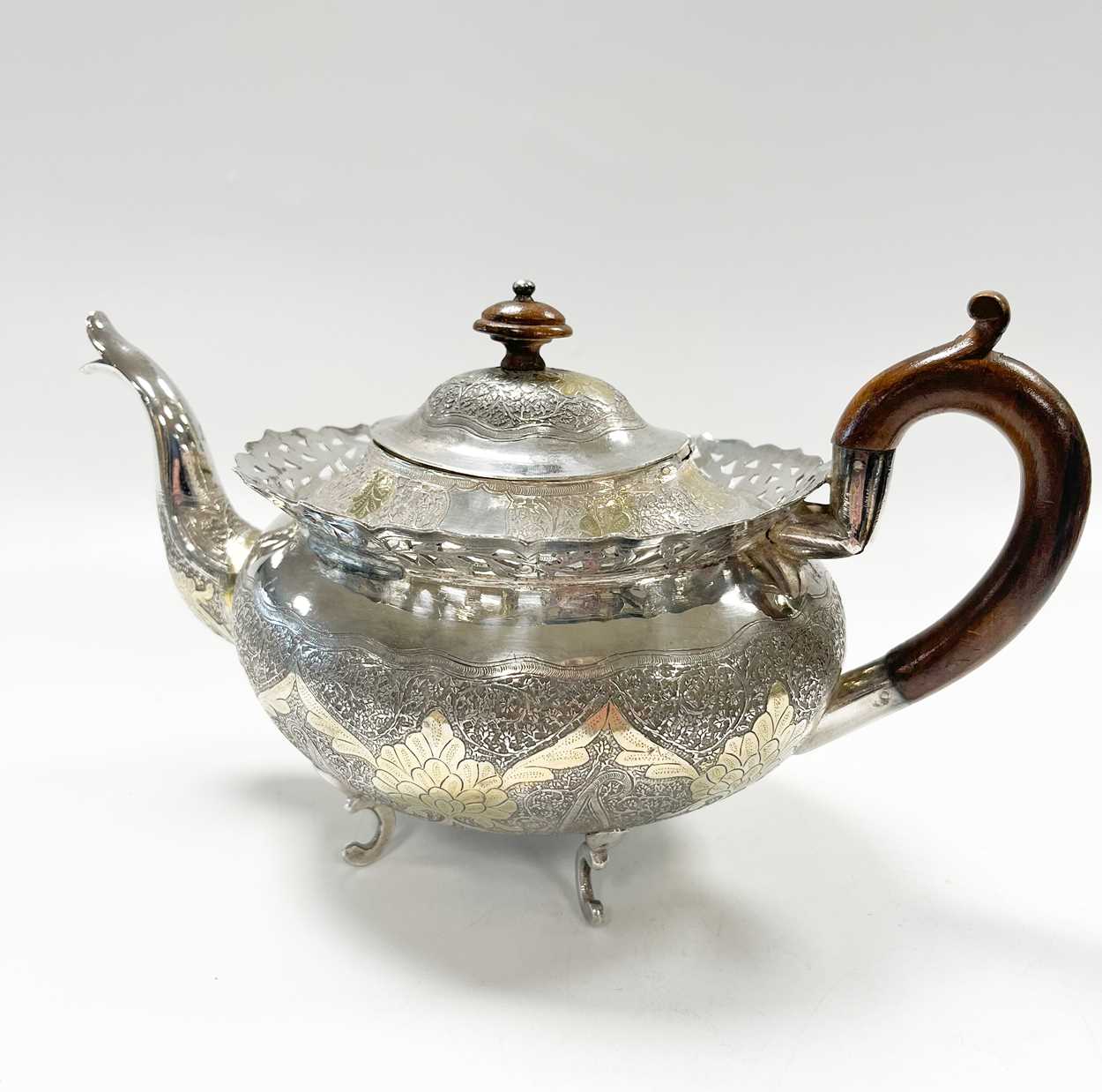 A (probably) late 19th century Islamic parcel gilt 3-piece tea set with tray, - Bild 4 aus 6