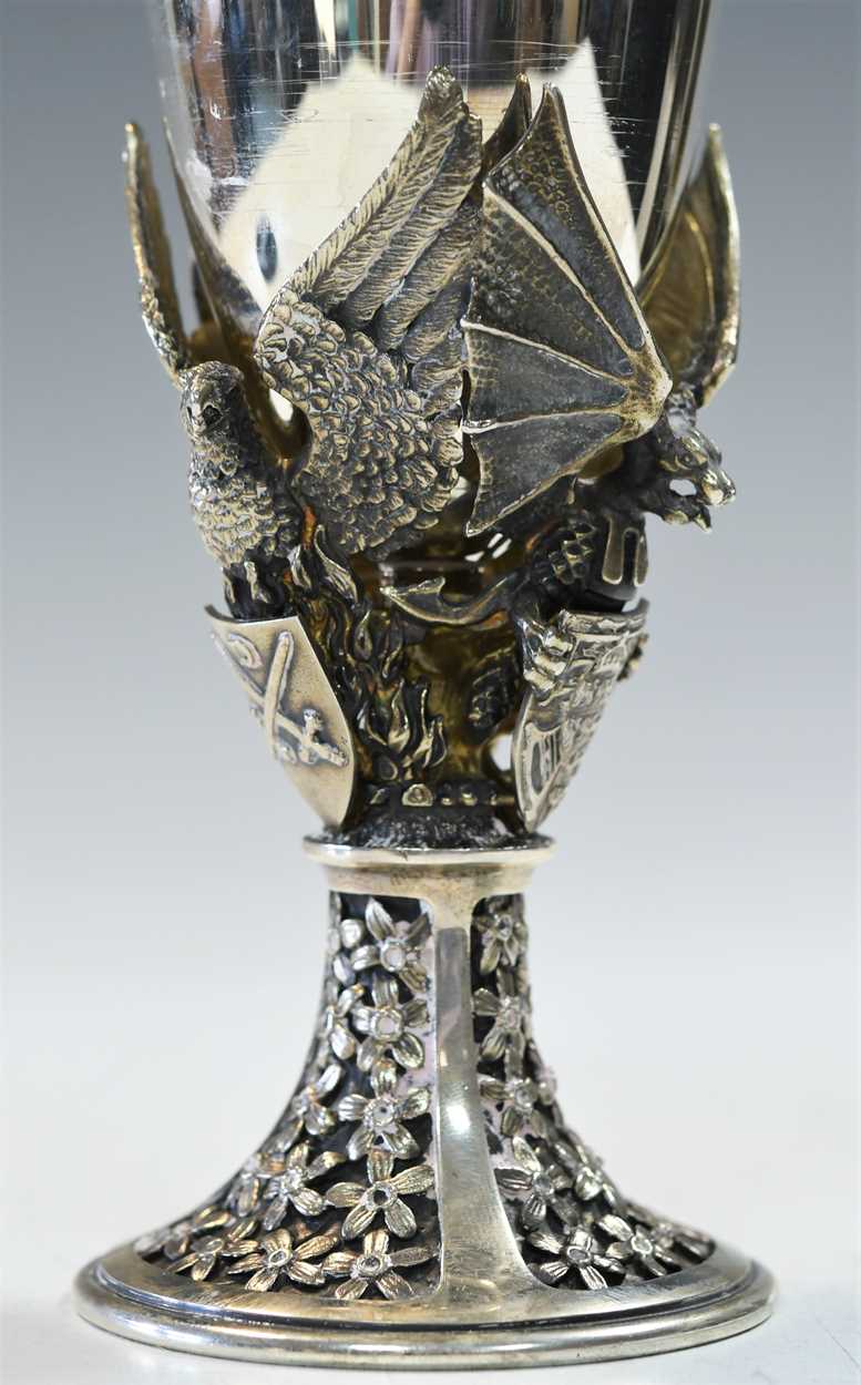 An Elizabeth II silver commemorative goblet, - Bild 6 aus 9