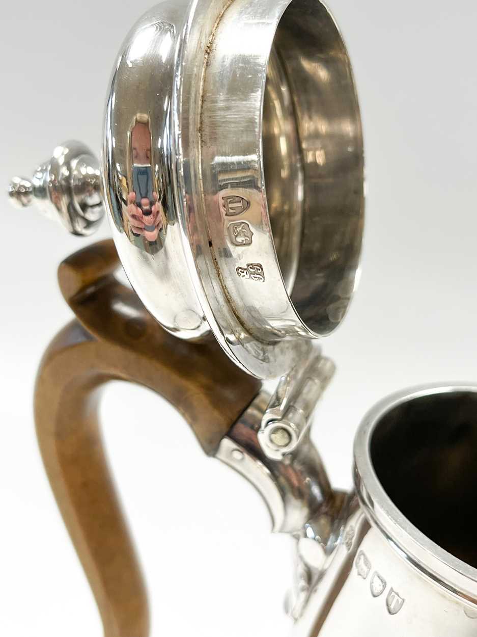 A Victorian silver coffee pot, mark of R. & S. Garrard & Company, - Image 4 of 5