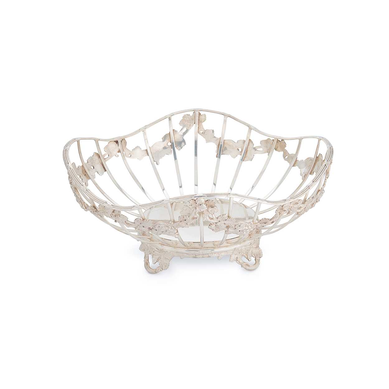 An Edward VII silver wire fruit basket,