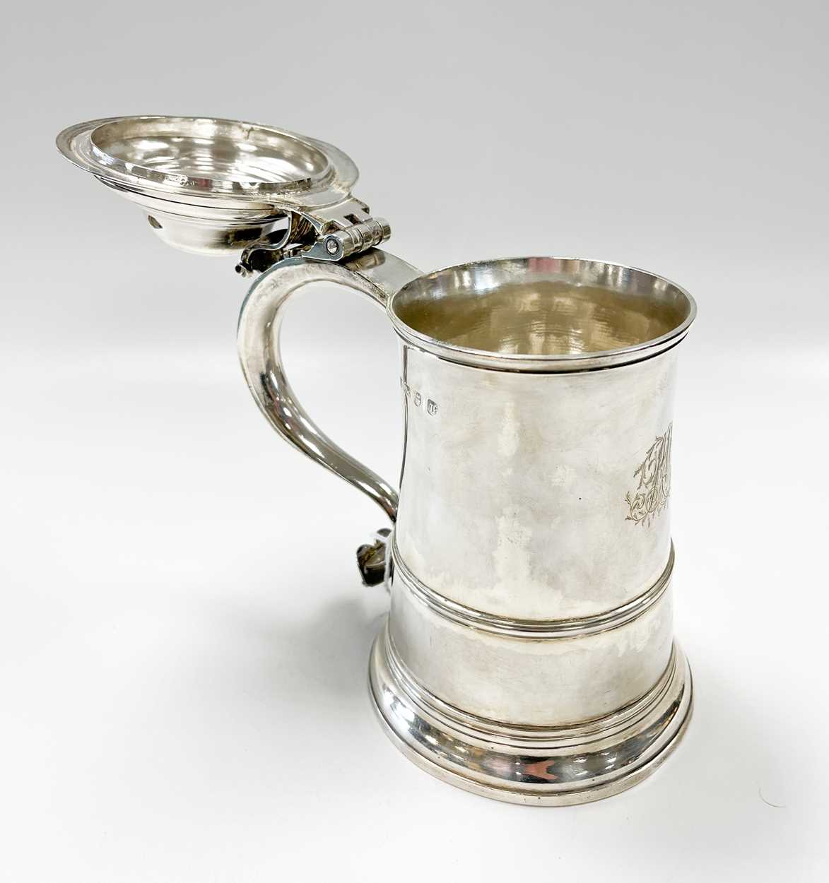 A George III 18th century silver lidded tankard, - Image 4 of 6