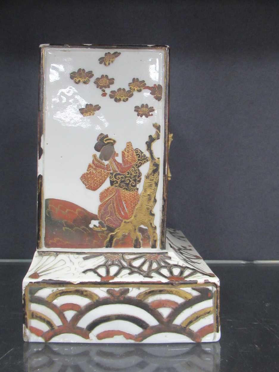 A Japanese pottery mantle clock 19cm high - Image 5 of 10