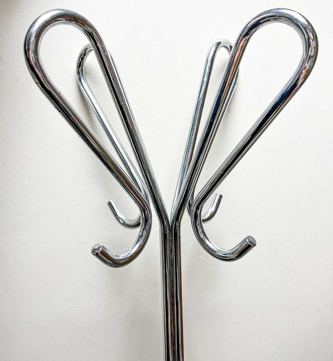 A contemporary chrome hat and coat stand, - Image 2 of 5