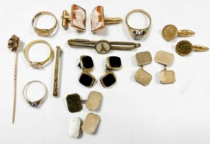 A collection of 9ct gold jewellery including cufflinks, stick pin, signet ring etc 16.8g gross,