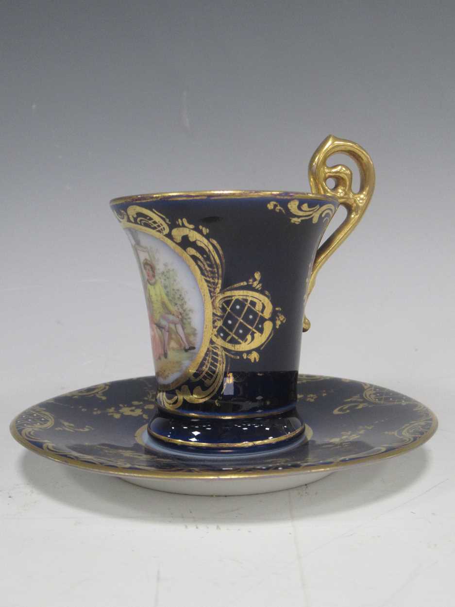 19th century Berlin Factory coffee cups and saucers, 4 cups, 4 saucers, underglaze blue beehive - Image 4 of 6