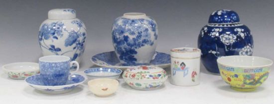 A collection of Chinese / Japanese porcelain small dishes, bowls and other vessels please see