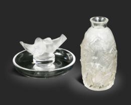 Femme Fleurs, a Lalique frosted glass bud vase,