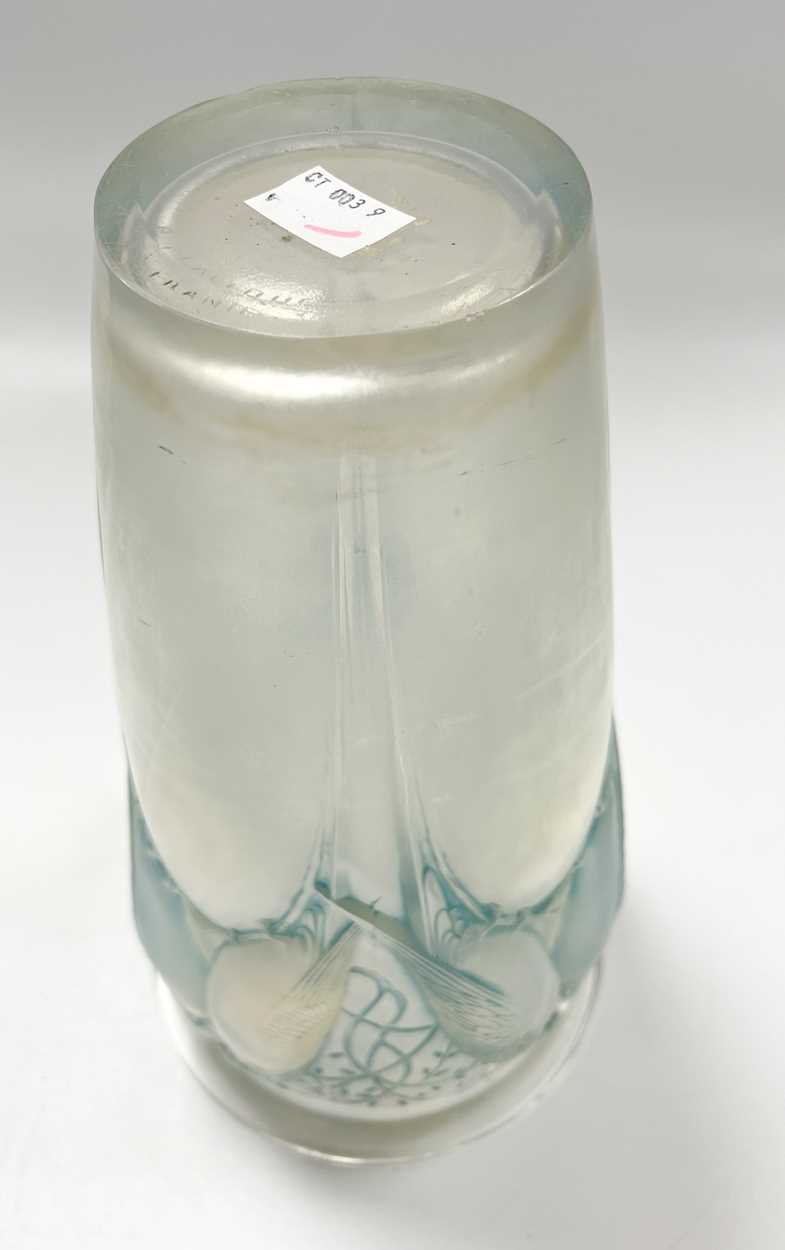 Ceylan, an R. Lalique opalescent glass vase, designed 1924, - Bild 6 aus 11