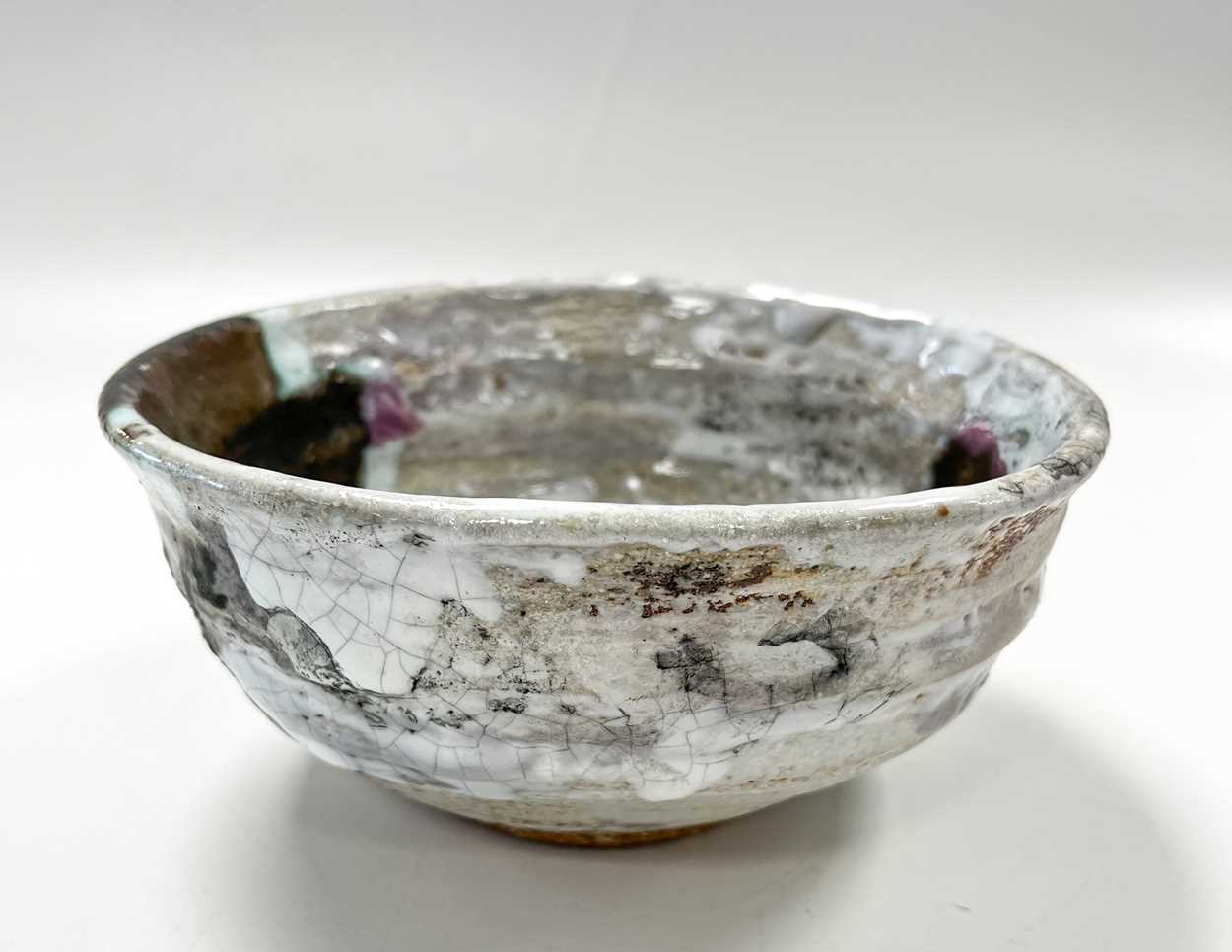§ Robin Welch (1936-2019), a stoneware bowl, - Image 2 of 6