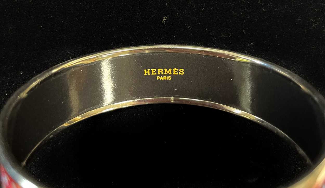Hermès, Paris, a palladium plated and enamelled bangle, - Image 3 of 4