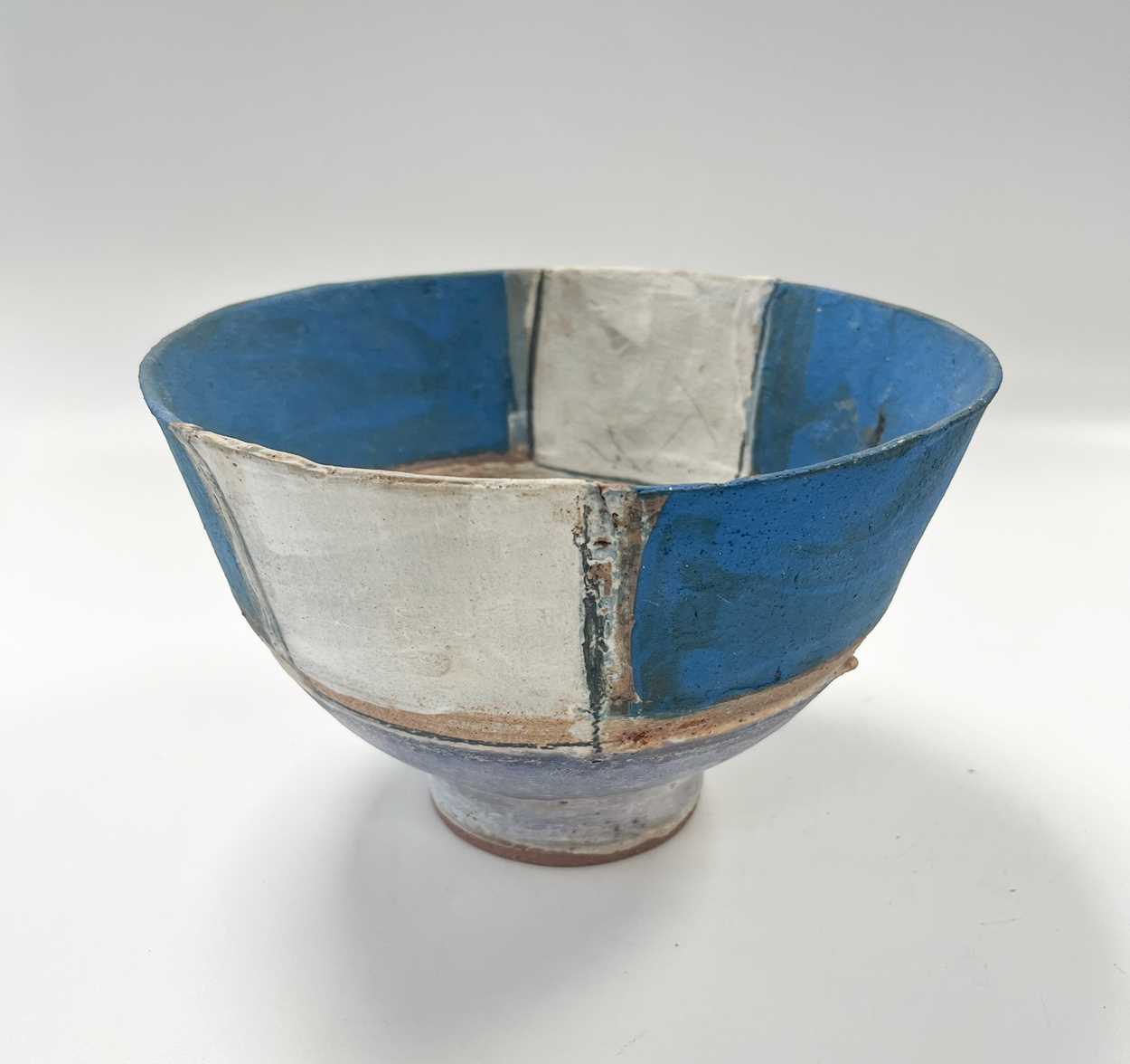 § Robin Welch (1936-2019), a stoneware footed bowl, circa 1987, - Image 3 of 7
