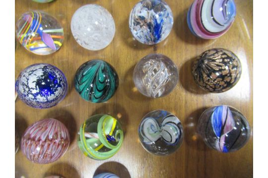 A large table top solitaire game with individually formed large glass marbles on an outsize walnut - Image 3 of 5