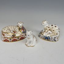 A limited edition Royal Crown Derby Lion Cub Paperweight, (1044/1500) for Sinclairs with gold