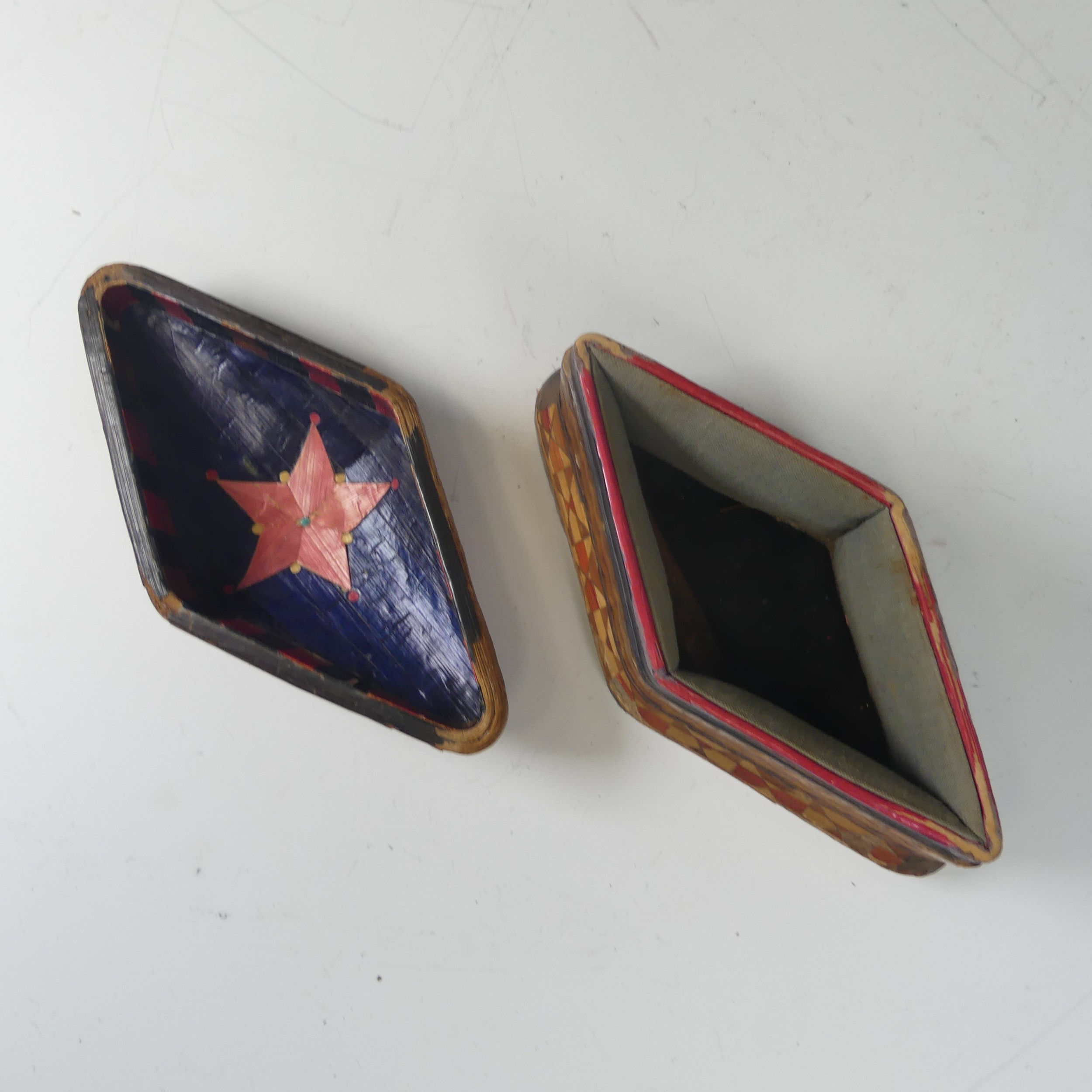 Early 19th century French Prisoner of War straw work Jewellery Box, of shaped tear-drop form, with - Image 9 of 10