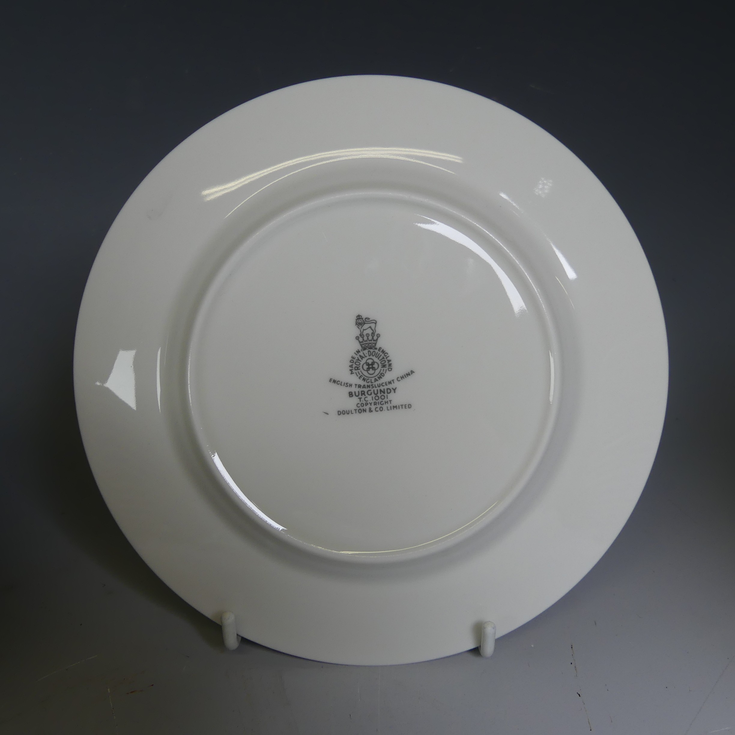A Royal Doulton 'Burgundy' pattern part Dinner Service, comprising Dinner Plates, Tureens, etc. (a - Image 3 of 4