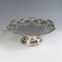 A George V silver Tazza / Fruit Stand, by Atkin Brothers, hallmarked Sheffield 1928, of shaped