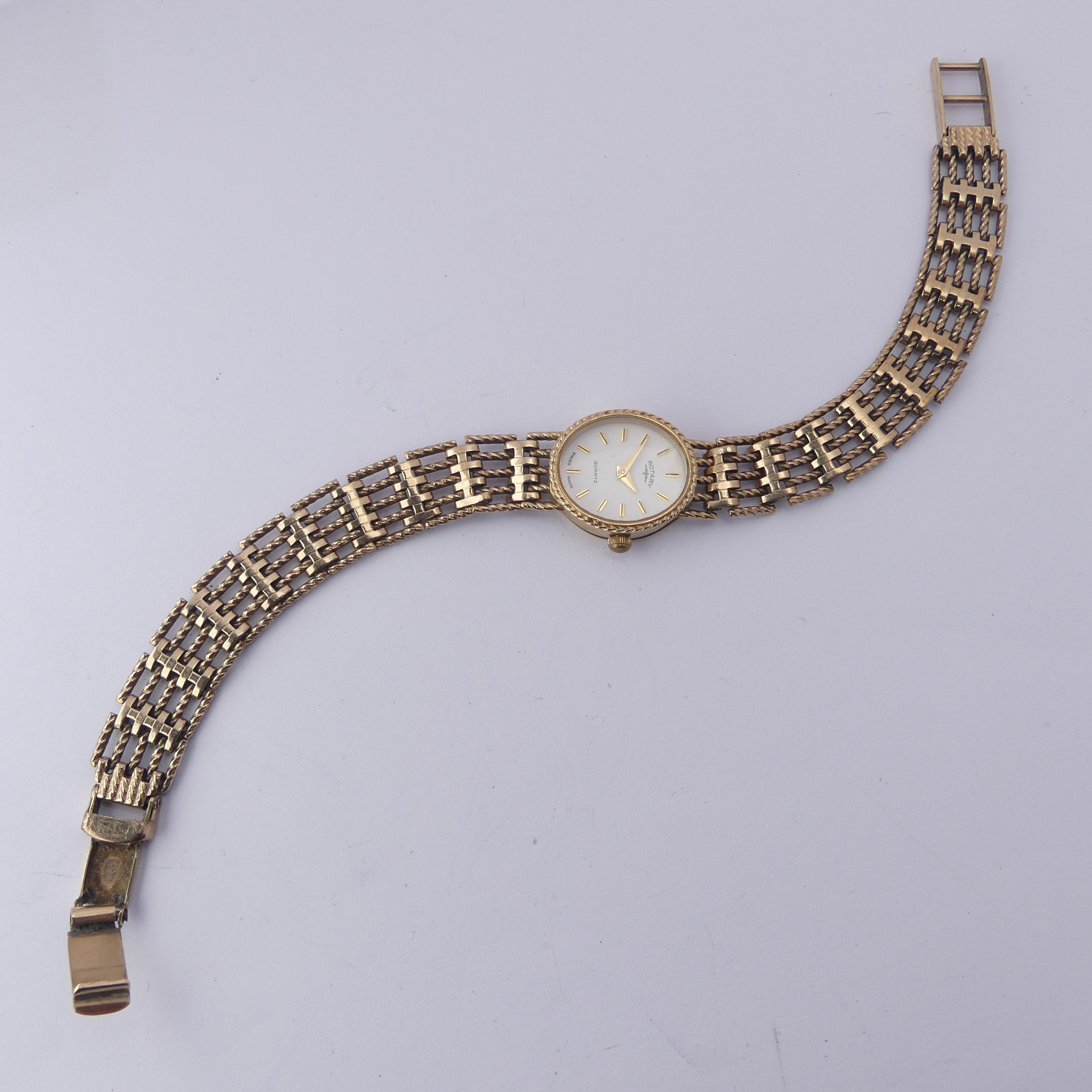 A 9ct gold lady's Rotary Wristwatch, with quartz movement, on a 9ct gold bracelet strap, gross total - Image 2 of 6