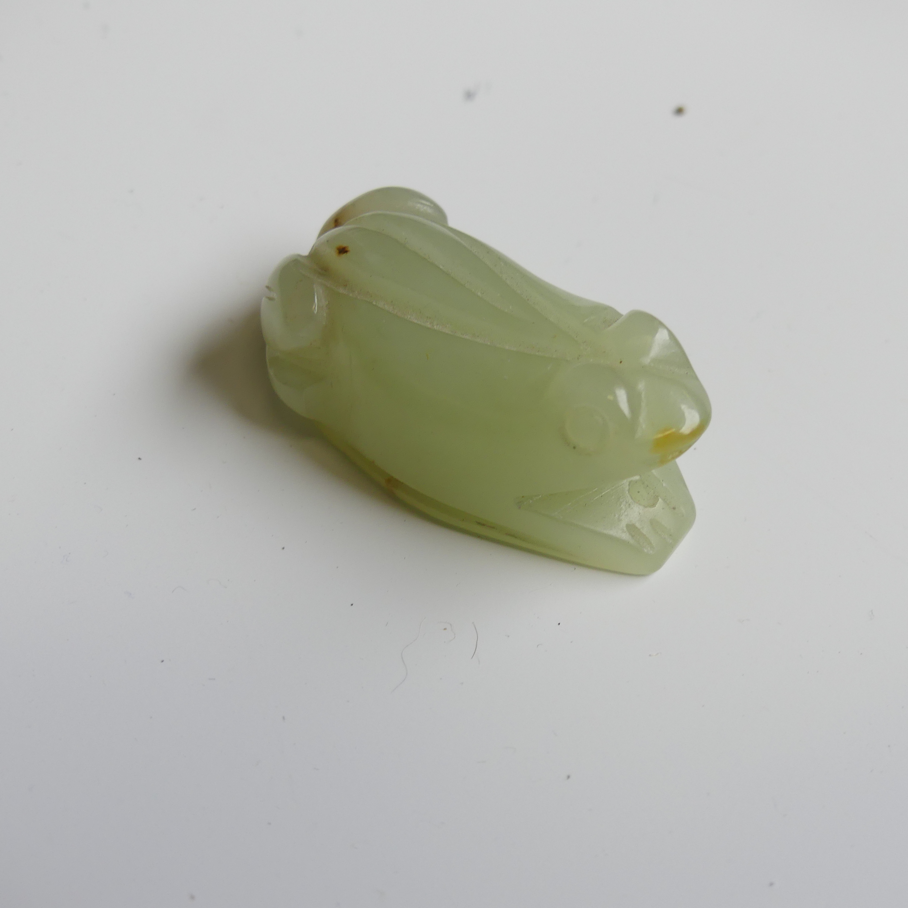 A small quantity of Chinese Jade, to comprise a Tiger Jade recumbent Dog, 8cm x 5cm, together with a - Image 11 of 26