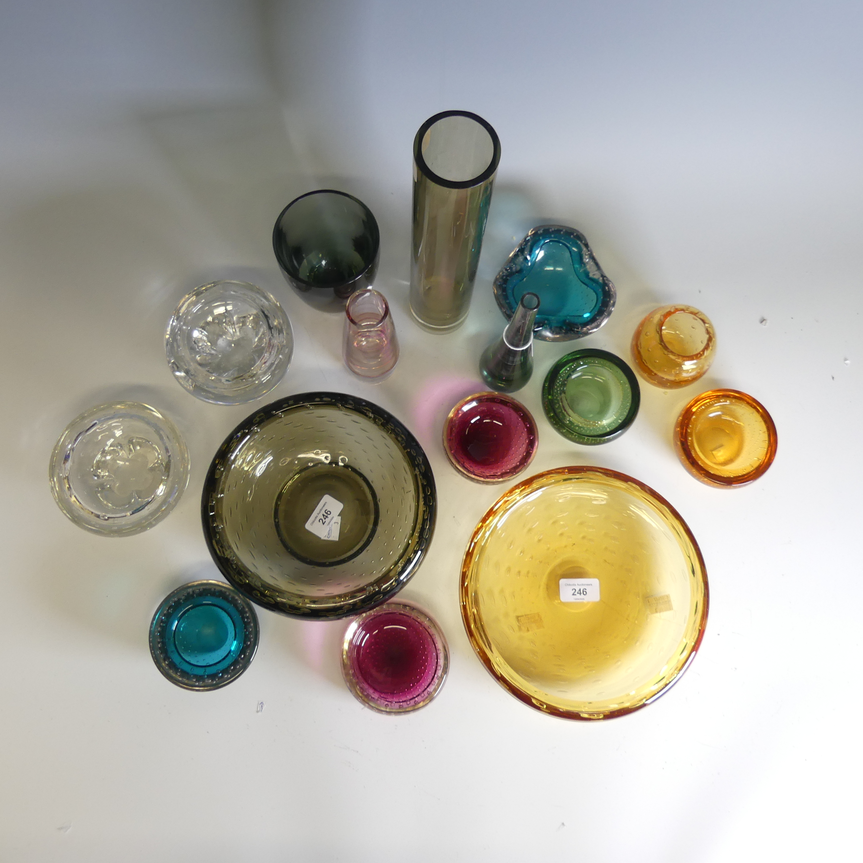 A small quantity of controlled bubble Whitefriars glass Bowls and Ashtrays, the largest being 24 - Image 4 of 7