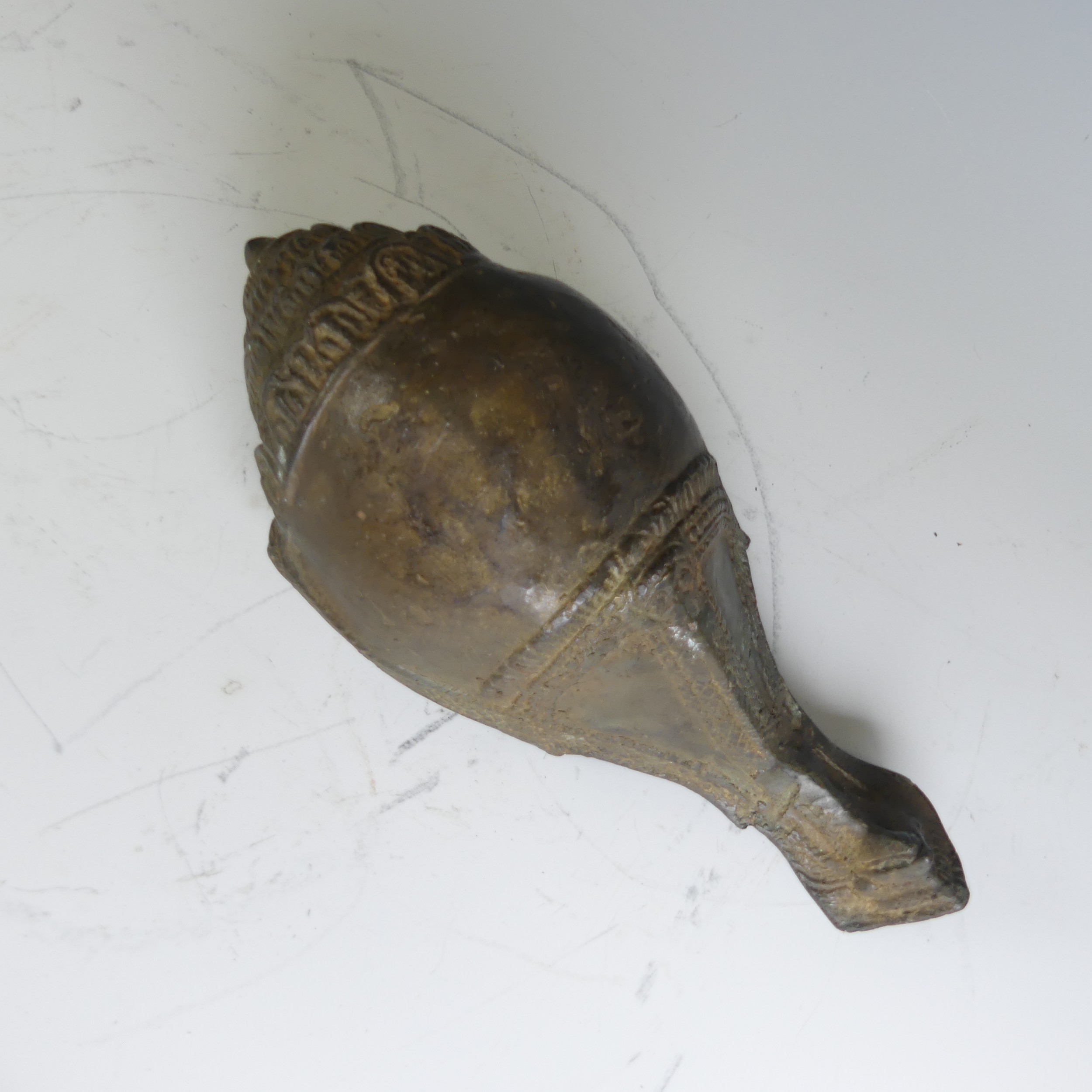 An unusual antique Thai bronze ceremonial drinking Vessel / Conch, L 28 cm. - Image 8 of 8