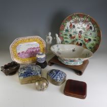 A Chinese famille rose porcelain lobed footed Dish, decorated to the body with figures, on enamelled