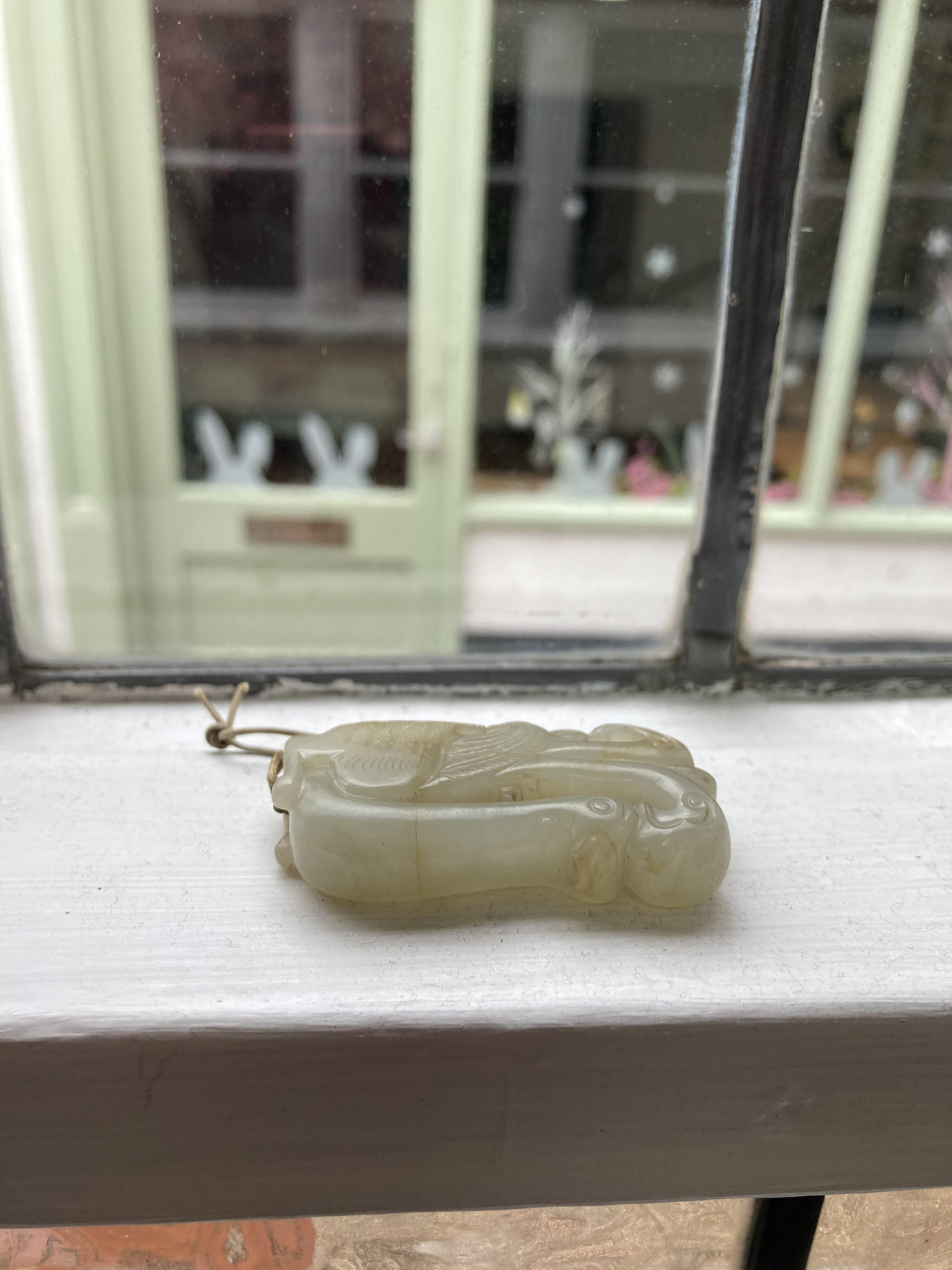 A small quantity of Chinese Jade, to comprise a Tiger Jade recumbent Dog, 8cm x 5cm, together with a - Image 22 of 26